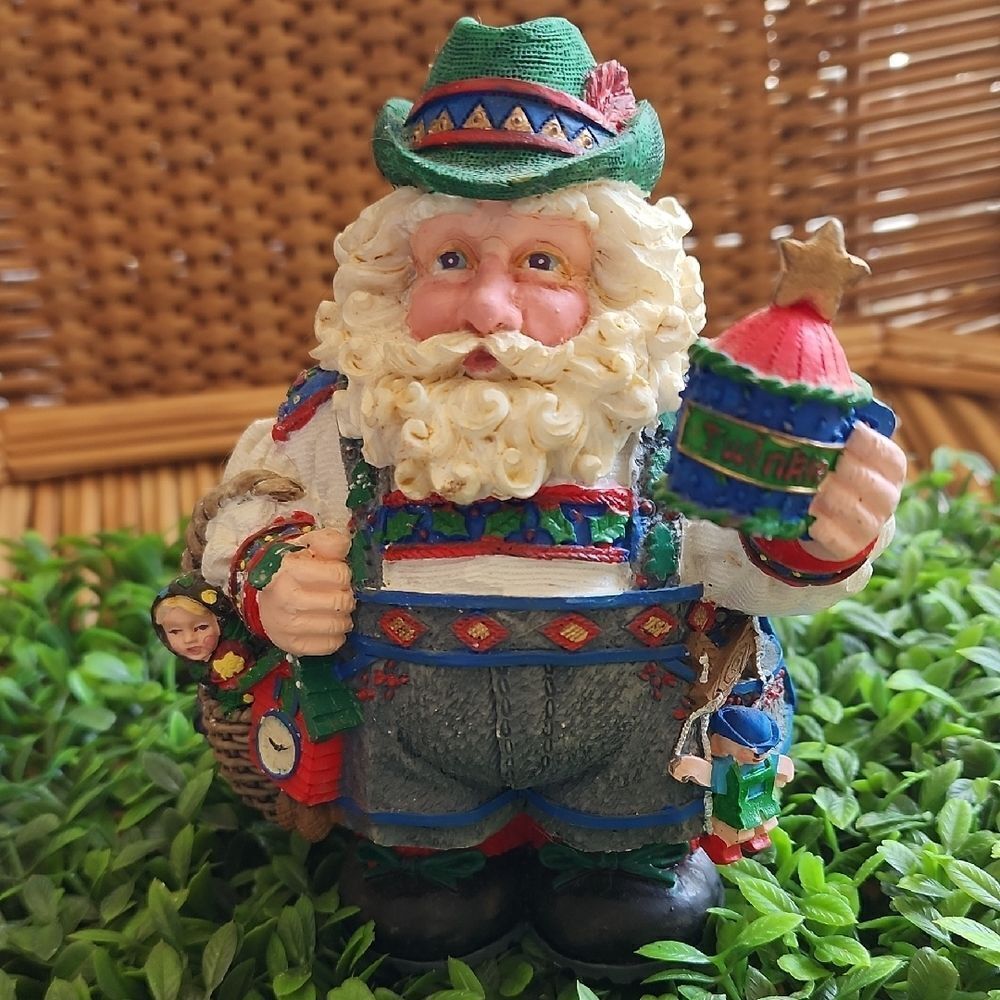 Twinkle Collectible Santa With Stein